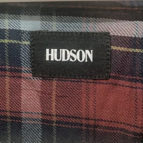 𝅺MEN’S Hudson button down - Picture 4 of 5